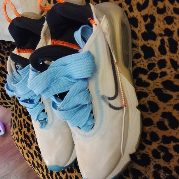 Nike White and Blue Sneakers with Chunky Sole - Picture 8 of 12